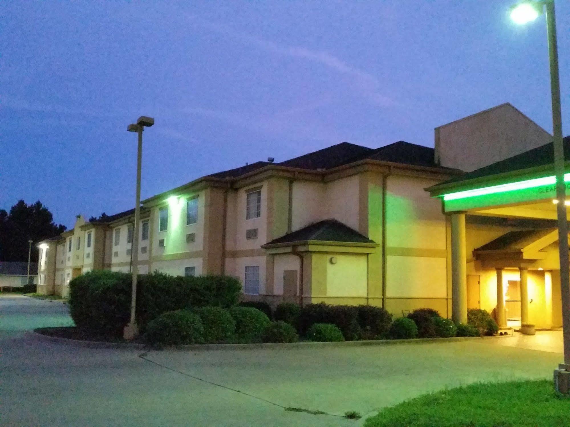 The Regal Hotel Carthage Exterior photo